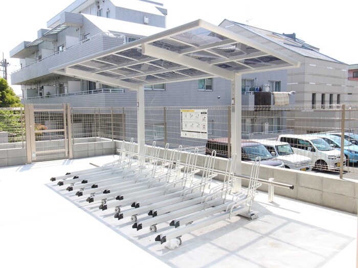 物件外観写真3　(駐輪場)