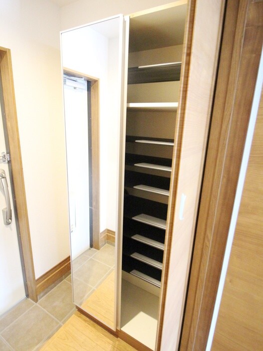 物件内観写真15　(靴箱)