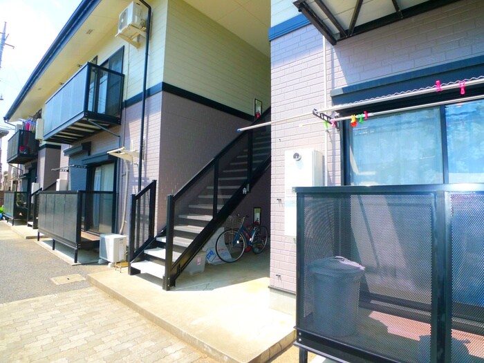 物件外観写真2　(エントランス部分)