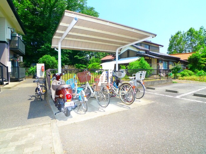 物件外観写真4　(駐輪場)