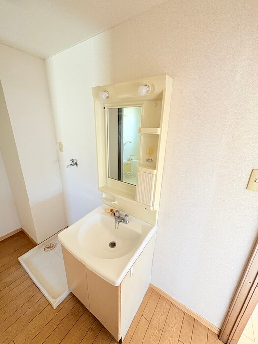 物件内観写真9　(洗面)