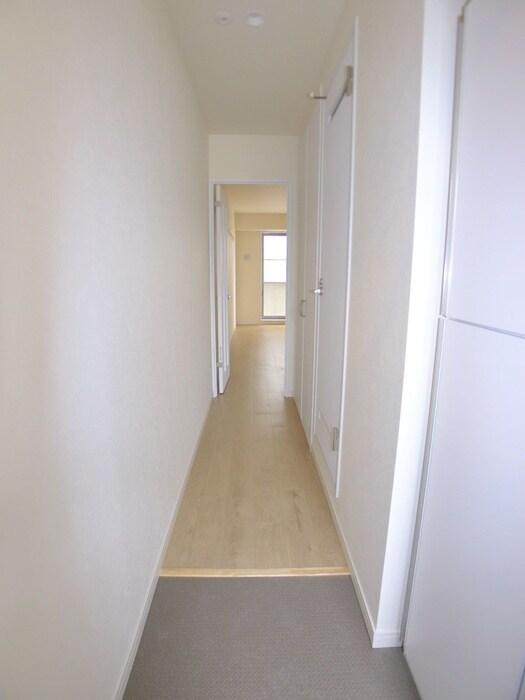 物件内観写真18　(玄関)