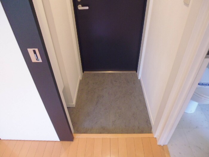 物件内観写真7　(玄関)