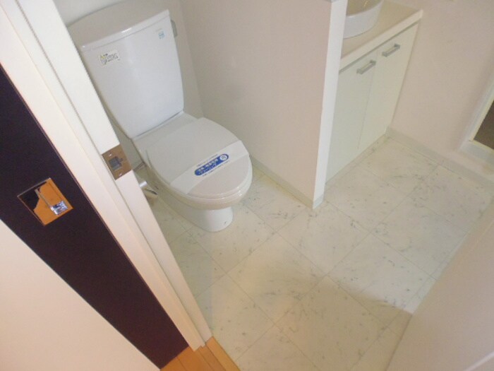 物件内観写真9　(トイレ)