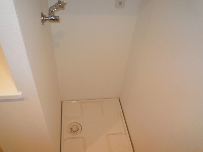 物件内観写真10　(洗濯機置場)