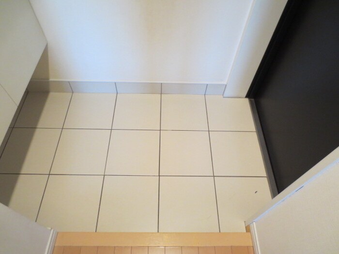 物件内観写真16　(玄関)