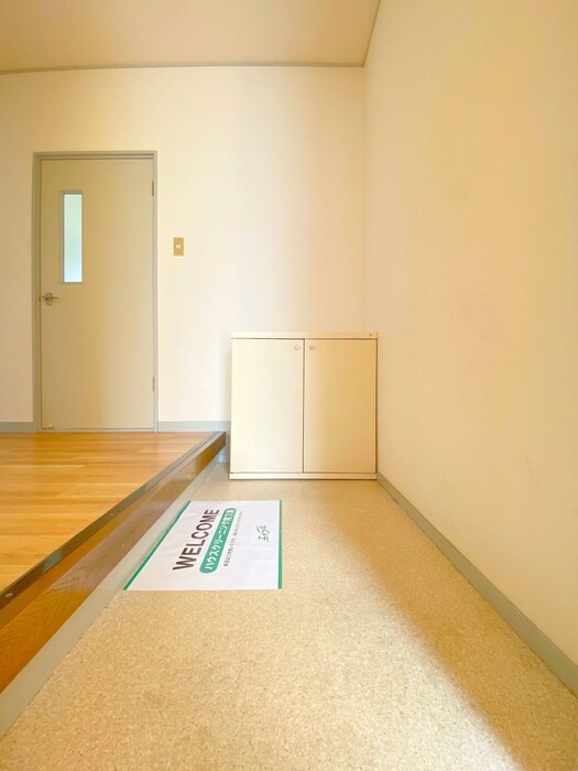 物件内観写真11　(玄関)