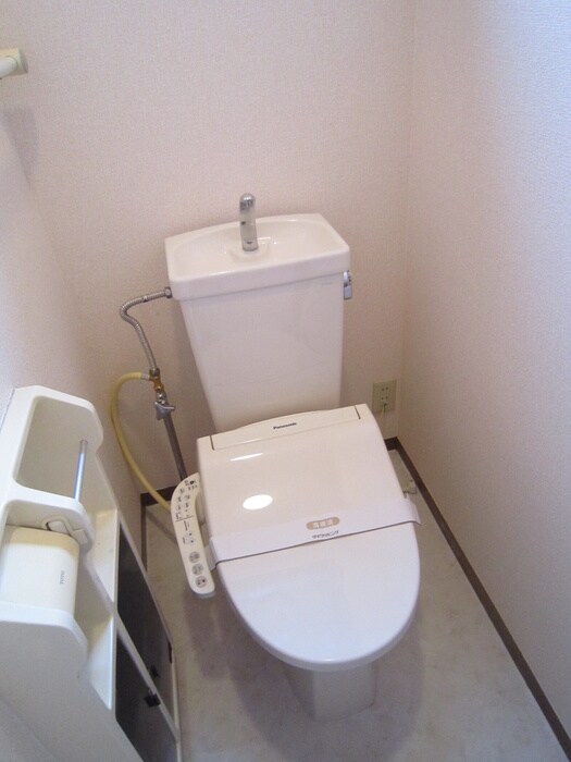 物件内観写真8　(トイレ)