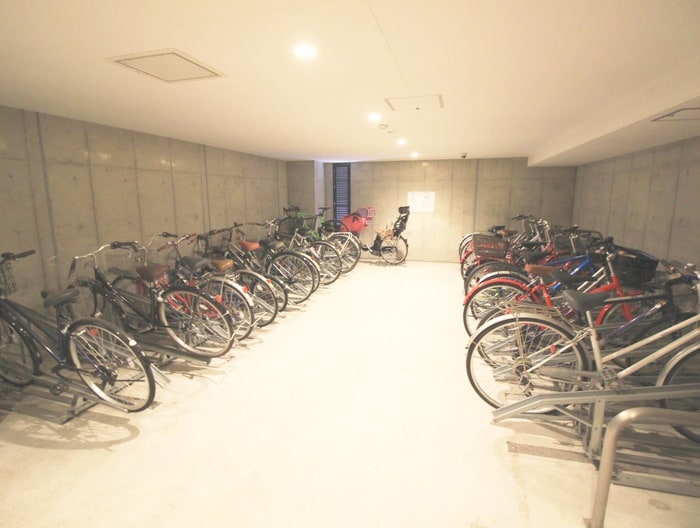 物件外観写真4　(駐輪場)