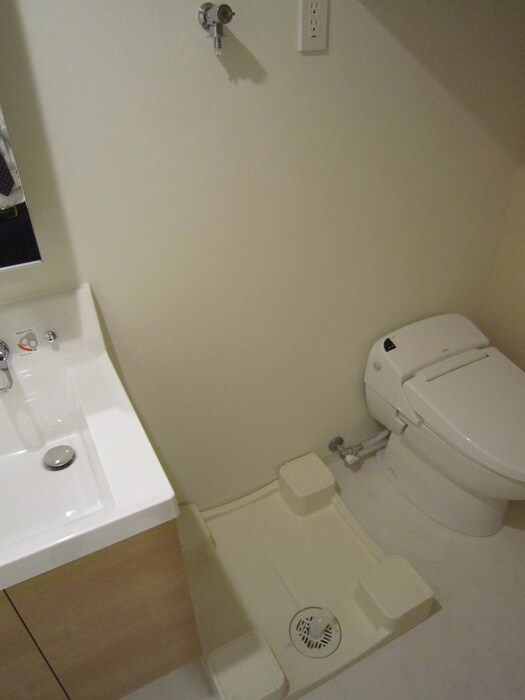 物件内観写真12　(洗濯機置場)