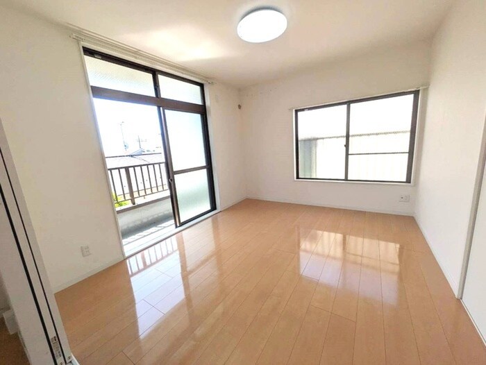 物件内観写真14　(室内からの展望)