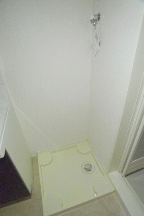 物件内観写真12　(洗濯機置場)