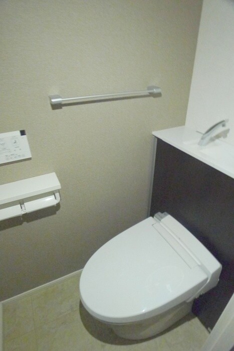 物件内観写真14　(トイレ)