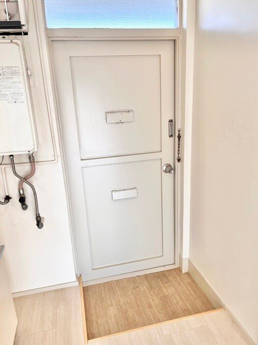 物件内観写真18　(玄関)