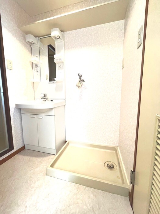 物件内観写真14　(洗濯機置場)