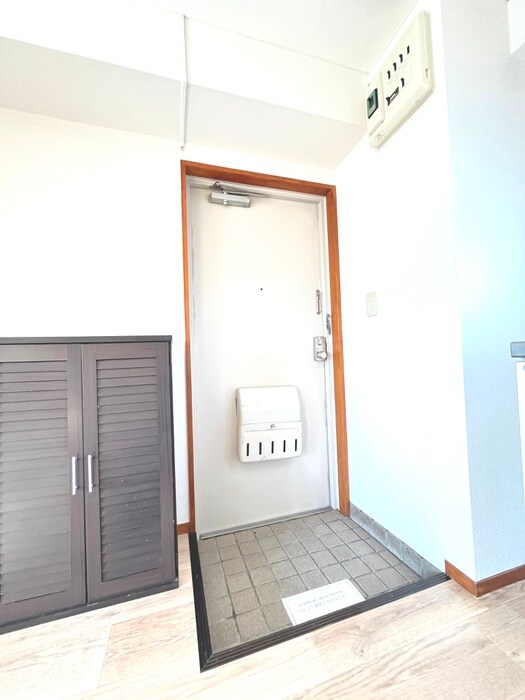 物件内観写真15　(玄関)