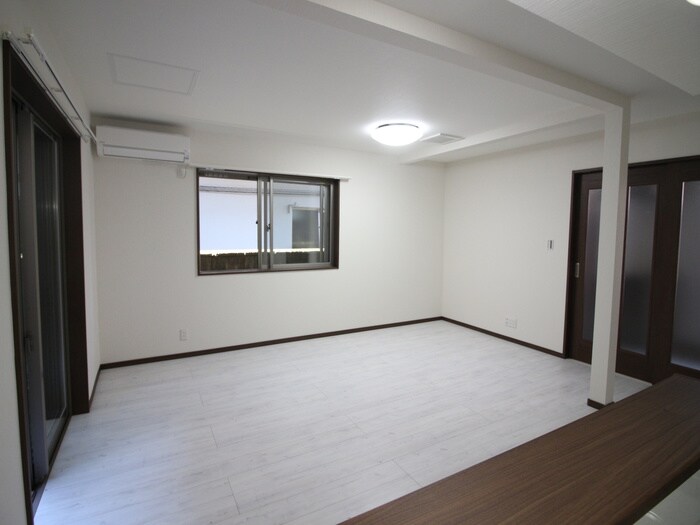 物件内観写真9　(居室)