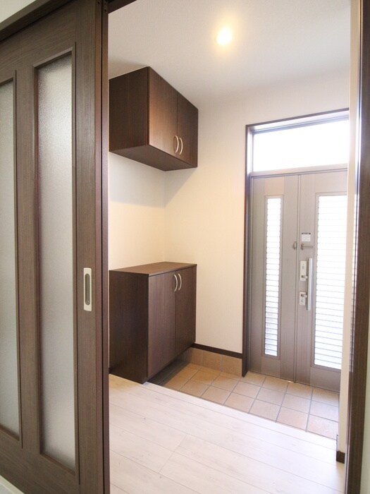 物件内観写真15　(玄関)