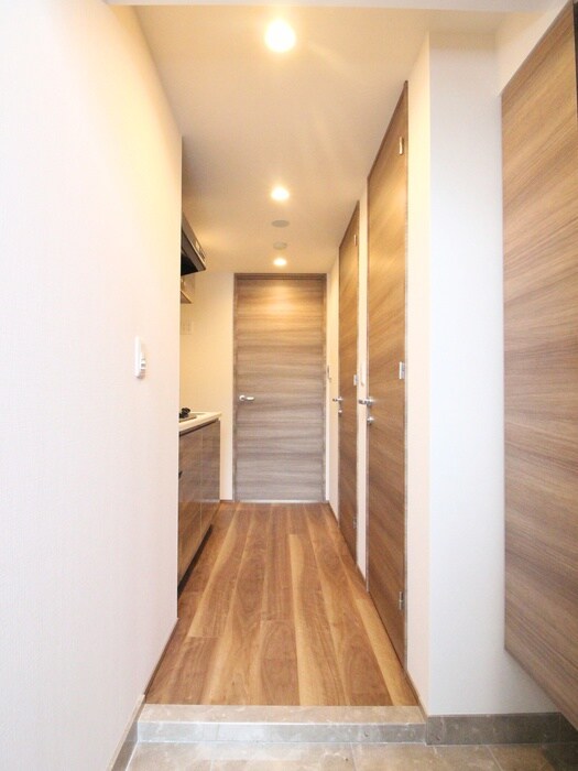 物件内観写真7　(玄関)