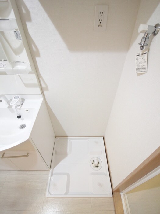 物件内観写真12　(洗濯機置場)