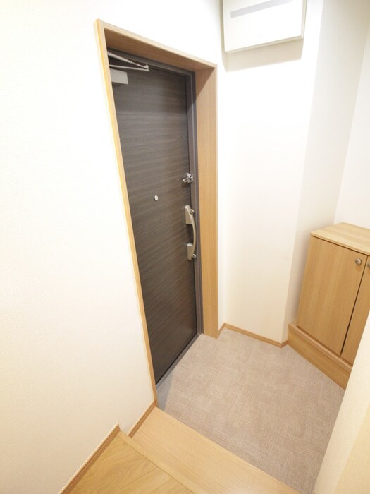 物件内観写真15　(玄関)