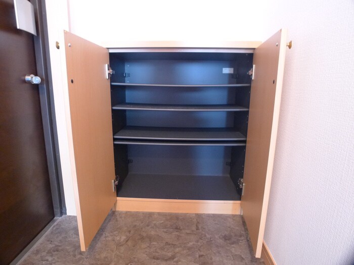 物件内観写真16　(靴箱)