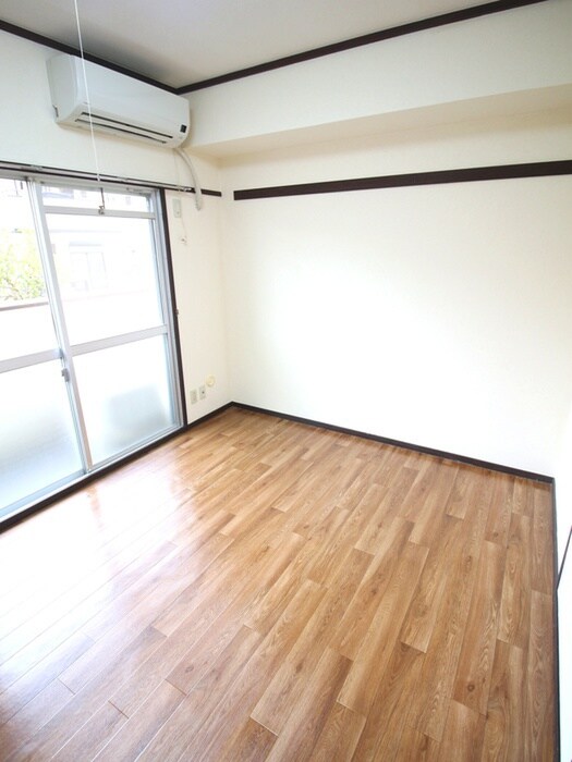 物件内観写真10　(室内からの展望)