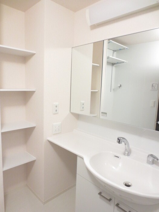 物件内観写真11　(洗面)