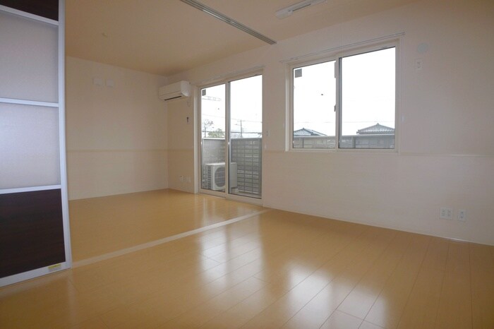 物件内観写真4　(居室)