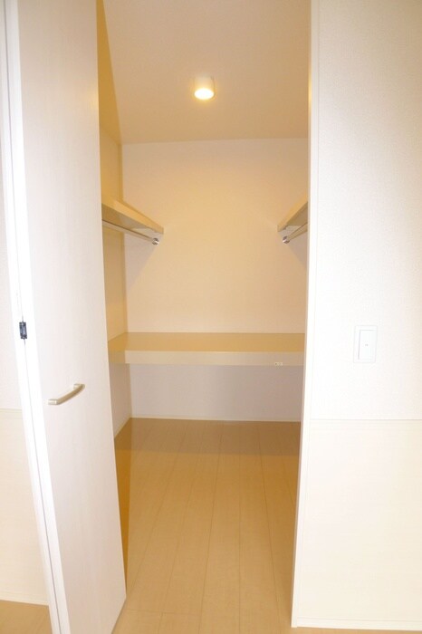 物件内観写真11　(収納)