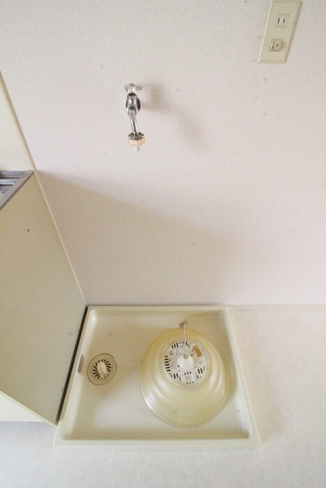 物件内観写真14　(洗濯機置場)