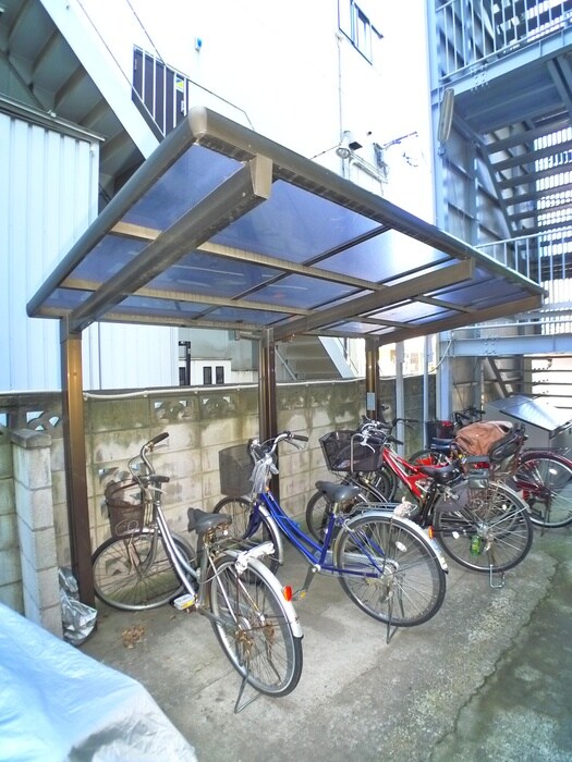 物件外観写真3　(駐輪場)