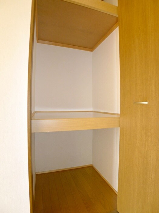 物件内観写真10　(収納)