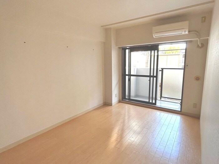 物件内観写真9　(室内からの展望)