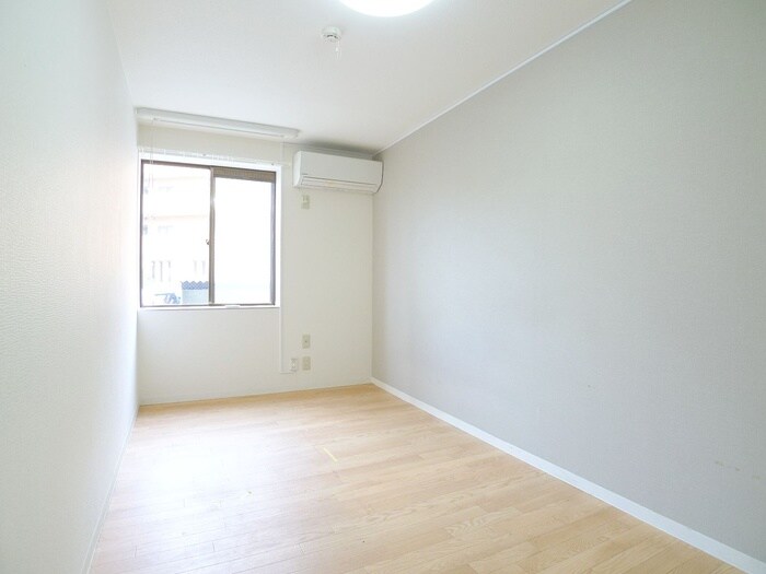 物件内観写真10　(居室)