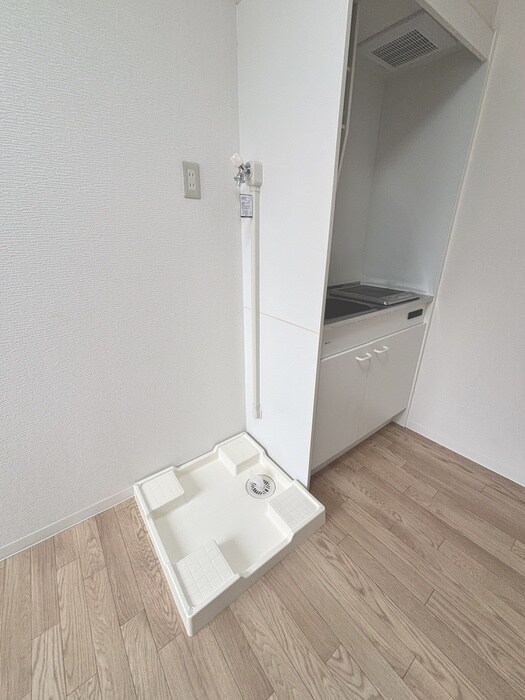 物件内観写真16　(洗濯機置場)