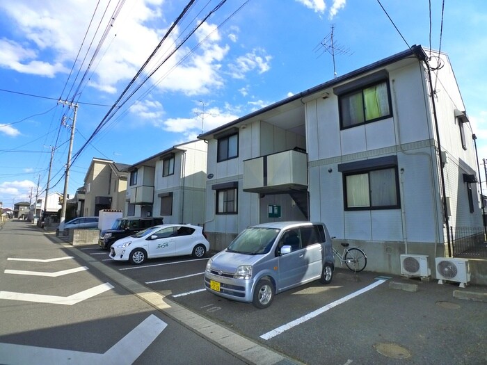 物件外観写真4　(駐車場)