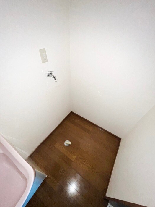 物件内観写真13　(洗濯機置場)