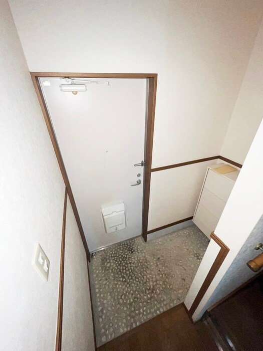 物件内観写真16　(玄関)