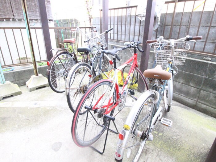 物件外観写真6　(駐輪場)