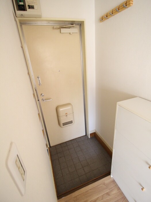 物件内観写真12　(玄関)