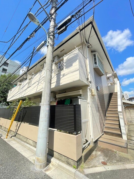 物件外観写真3　(エントランス部分)