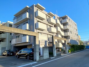 サンヒルズ国立外観写真