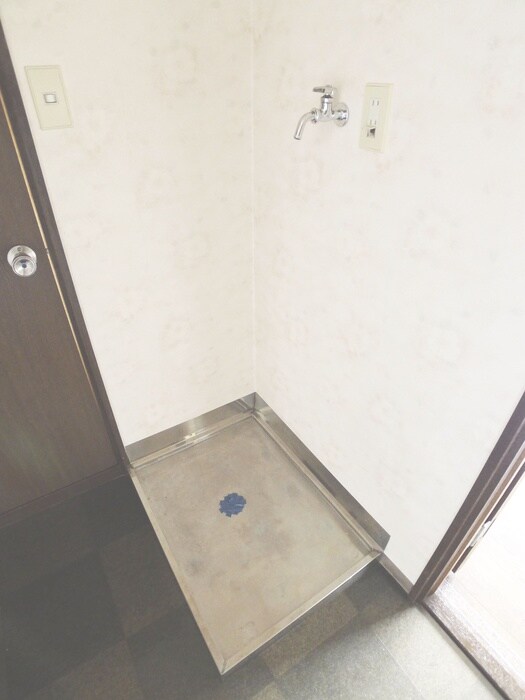 物件内観写真14　(洗濯機置場)