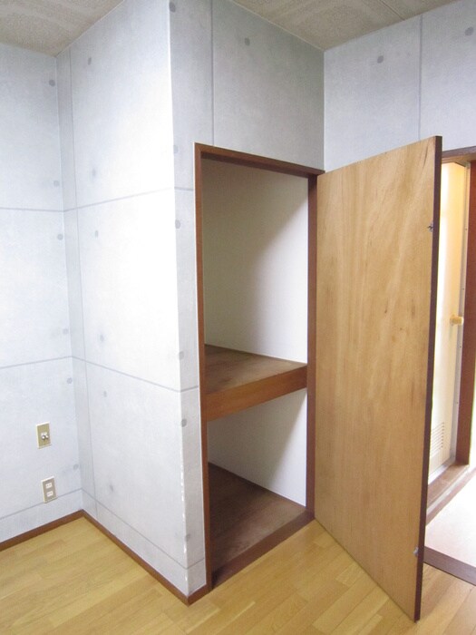 物件内観写真12　(収納)