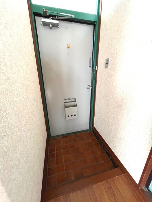 物件内観写真9　(玄関)