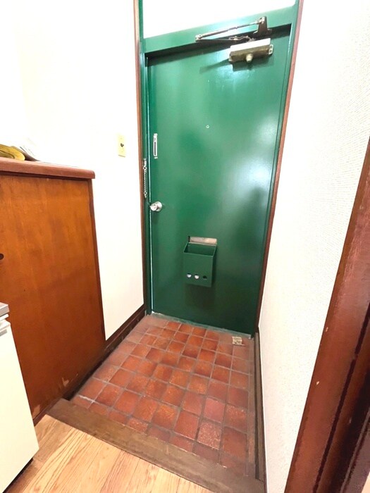 物件内観写真10　(玄関)