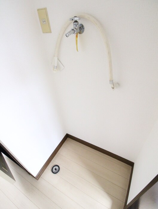 物件内観写真12　(洗濯機置場)