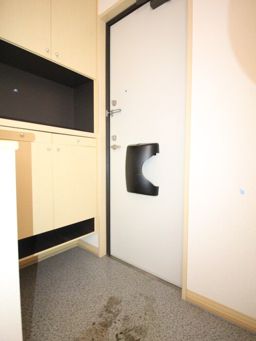 物件内観写真12　(玄関)