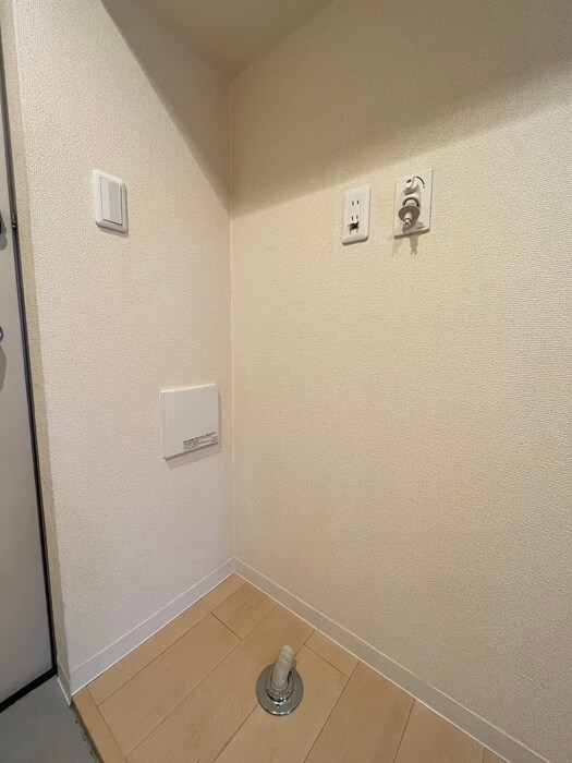 物件内観写真9　(洗濯機置場)